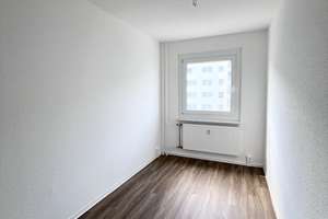 Frisch renovierte 3-Zimmer-Wohnung mit Balkon! – Ebereschenstr. 34, 1169 Gorbitz-Süd, Dresden – Vorschaubild 5