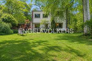 Zeitloser Charme trifft modernen Wohnkomfort - liebevoll saniertes Haus in Top Dahlem-Lage – Die vollständige Adresse der Immobilie erhältst du vom Anbieter., 14195 Dahlem, Berlin – Vorschaubild 2