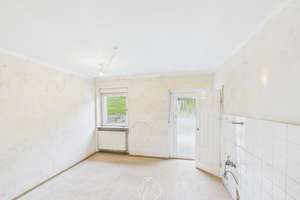 Großzügiges Wohnhaus mit Garten, Balkon und Werkstattflächen – Die vollständige Adresse der Immobilie erhältst du vom Anbieter., 97264 Helmstadt – Vorschaubild 13