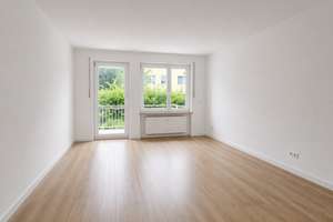 Ab 10.08.2026***Wohnen am Stadtrand von Leipzig***Frisch renovierte 2-Zimmer mit Balkon!