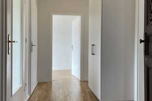 modern ausgestattete 3 Zimmerwohnung mit Einbauküche in Gohlis – Etkar-André-Str. 17, 4157 Leipzig – Vorschaubild 2