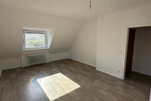 Wohnen mit Charakter: 2,5-Zimmer-Dachgeschosswohnung in Essen – frankenstraße 233, 45134 Stadtwald, Essen – Vorschaubild 2