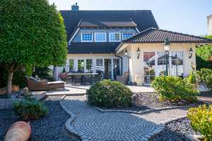Bochum-Höntrop: Charmantes Juwel! Repräsentatives Einfamilienhaus im Landhausstil! – Bochum – Vorschaubild 1