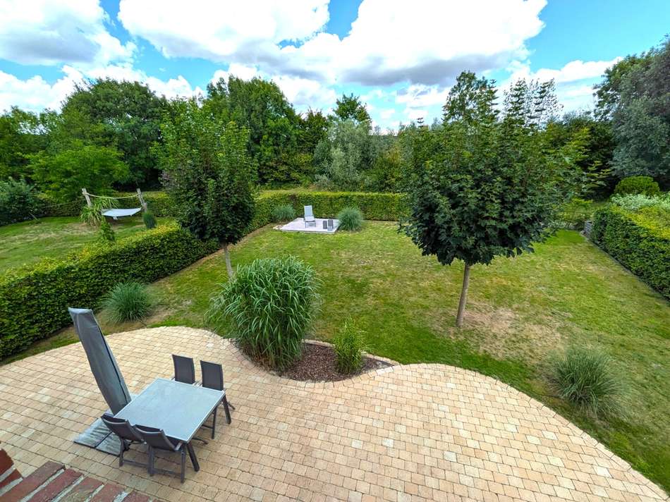 Der wundervolle Garten grenzt 