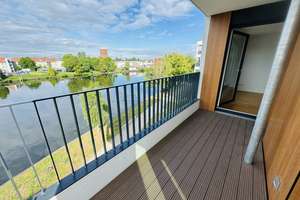 Unverbaubarer Wasserblick in erster Reihe – Moderne 3-Zimmer-Wohnung mit Balkon