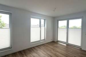 Charmante 2-Zimmer-Wohnung mit sonniger Dachterrasse und Stellplatz – Die vollständige Adresse der Immobilie erhältst du vom Anbieter., 26133 Osternburg, Oldenburg (Oldenburg) – Vorschaubild 3