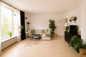 GEPFLEGTE 3 ZI WOHNUNG MIT BALKON - IN UNTERBILK – Bilker Allee 4, 40219 Unterbilk, Düsseldorf – Vorschaubild 2