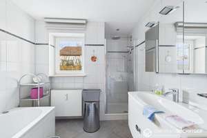 Möblierte 3,5-Zimmer-Wohnung mit Terrasse, Garten und Garage in Regensburg-Graß – Die vollständige Adresse der Immobilie erhältst du vom Anbieter., 93053 Oberisling-Graß, Regensburg – Vorschaubild 4