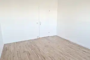 Nur wenige Stufen ins neue Wohnglück - sanierte 3 Zimmer Wohnung mit Balkon und EBK – Birkholzer Weg 8, 39128 Magdeburg – Vorschaubild 11