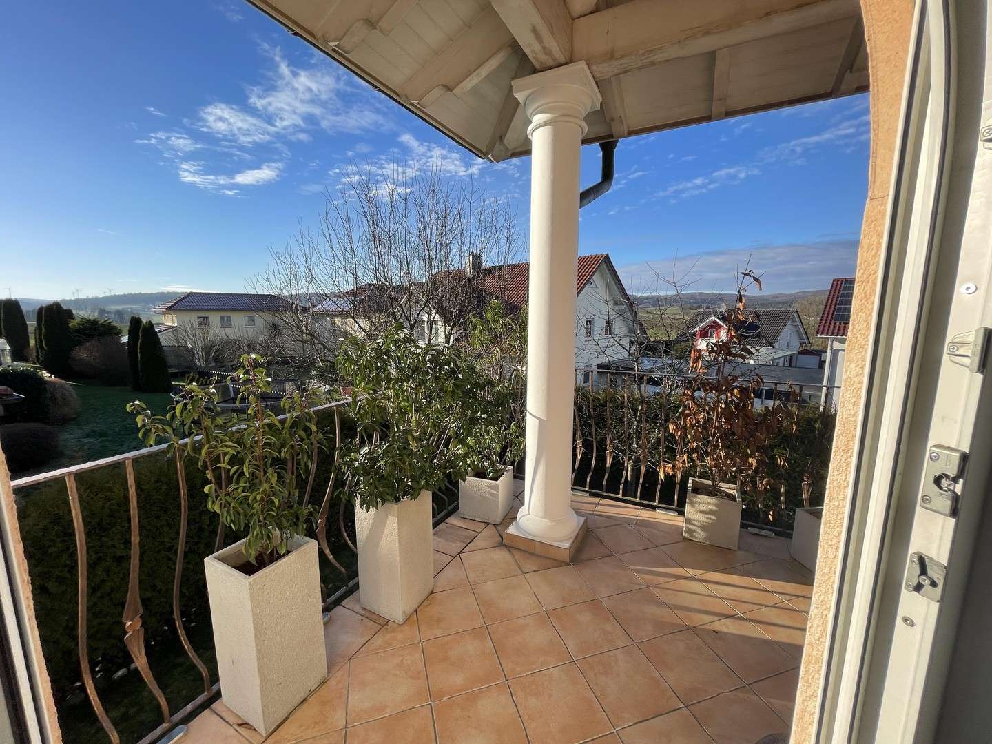 Immobilie in Flieden - Außergewöhnliche Architekten-Landhausvilla mit Einliegerwohnung in bester Wohnlage! - Bild 2