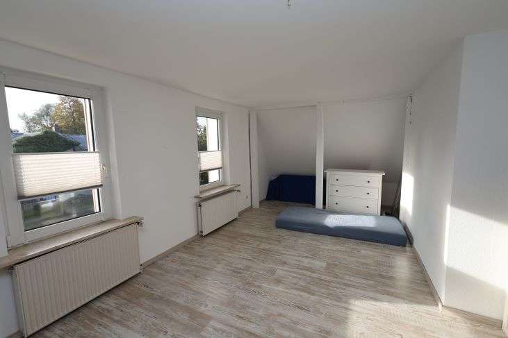 Immobilie in Dörpling - Ehemalige, modernisierte Dorfschule mit Doppelhauskonzept auf idyllischem Grundstück in Dörpling b.  - Bild 2