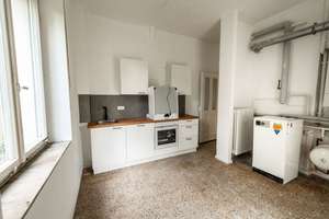 Erstbezug nach Komplettsanierung – Familienfreundliche 4-Zi-Wohnung mit Loggia mitten in Esslingen – Schillerstraße 11, 73728 Innenstadt, Esslingen am Neckar – Vorschaubild 3