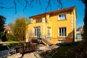Luxus Villa  und 3 Parteien Wohnhaus / 2 Grundstücke - beheizter Pool