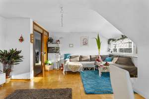 Sanierungsbedürftiges Dreifamilienhaus inkl. 3 Stellplätzen zur Kapitalanlage – Die vollständige Adresse der Immobilie erhältst du vom Anbieter., 70597 Degerloch (Ortsteil), Stuttgart – Vorschaubild 2