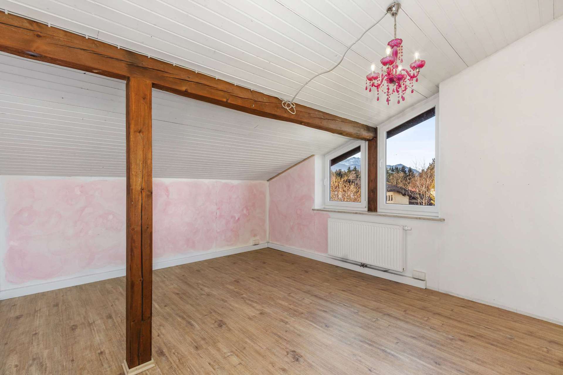 Immobilie in Grabenstätt - Sanierungsbedürftiges EFH mit separatem KG-Zugang | Ideal für Wohnen und Arbeiten unter einem Dach - Bild 0