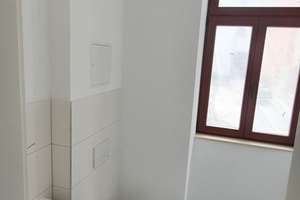 Schick Schick Schick ! 2,5 Raum Wohnung, Tageslichtbad und sehr helle Räume mit Balkon und Terrasse. – Leipziger Str 28a, 39112 Leipziger Straße, Magdeburg – Vorschaubild 2