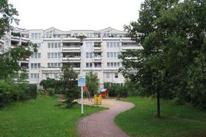 Großzügige 2-Raumwohnung mit Balkon – Sagarder Weg 8, 1109 Klotzsche (Stadtteil), Dresden – Vorschaubild 2