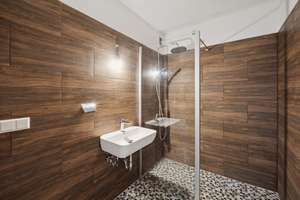 Wohnen mit Weitblick und Komfort – frisch sanierte Wohnung im Südwesten Berlins – Die vollständige Adresse der Immobilie erhältst du vom Anbieter., 12207 Lichterfelde, Berlin – Vorschaubild 2