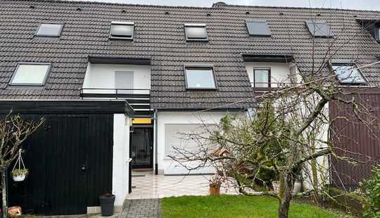 Bild von Gepflegtes 6,5-Zimmer-Haus in Dreieich-Dreieichenhain am Wald mit unverbaubarer Aussicht