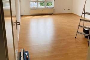 Moderne 3 - Zimmer- Wohung mit neue Küche von Siegmüller - in BadNauheim zu vermieten  – Die vollständige Adresse der Immobilie erhältst du vom Anbieter., 61231 Bad Nauheim – Vorschaubild 3
