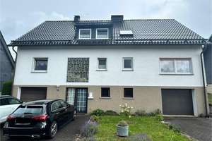 Warmherziges Haus mit Kamin und traumhaften Ausblick  – Die vollständige Adresse der Immobilie erhältst du vom Anbieter., 57334 Bad Laasphe – Vorschaubild 1