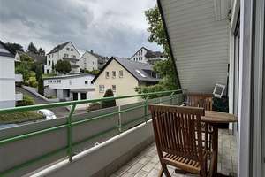 großzügige 1-Zimmer Wohnung mit großem Balkon separater Küche und Bad / inkl. EBK