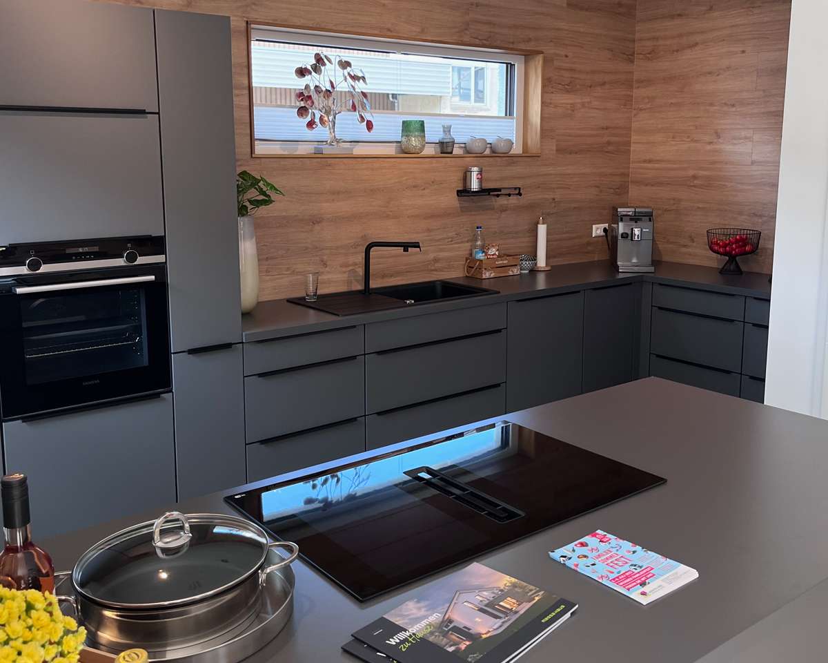 Immobilie in Gechingen - ! JETZT ! Vom Ausbauhaus zum Traumhaus ! Mit Eigenleistung ins Glück ! - Bild 0