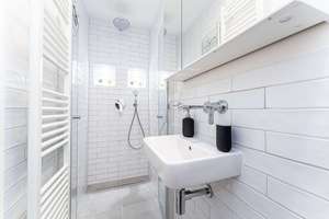 First occupancy: completely renovated studio apartment with garden in a new building in Berlin – Die vollständige Adresse der Immobilie erhältst du vom Anbieter., 13053 Alt-Hohenschönhausen, Berlin – Vorschaubild 22