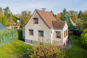 Keller, Garage, Schuppen, großer Garten u.v.m.: Sanierungsbedürftiges Einfamilienhaus in Neuenhagen – Die vollständige Adresse der Immobilie erhältst du vom Anbieter., 15366 Neuenhagen bei Berlin – Vorschaubild 2