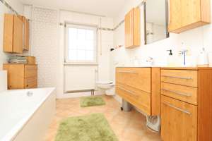 Hochwertige Doppelhaushälfte mit Kamin, Garten & viel Platz – Wohnen in familienfreundlicher Lage – Die vollständige Adresse der Immobilie erhältst du vom Anbieter., 84137 Vilsbiburg – Vorschaubild 11