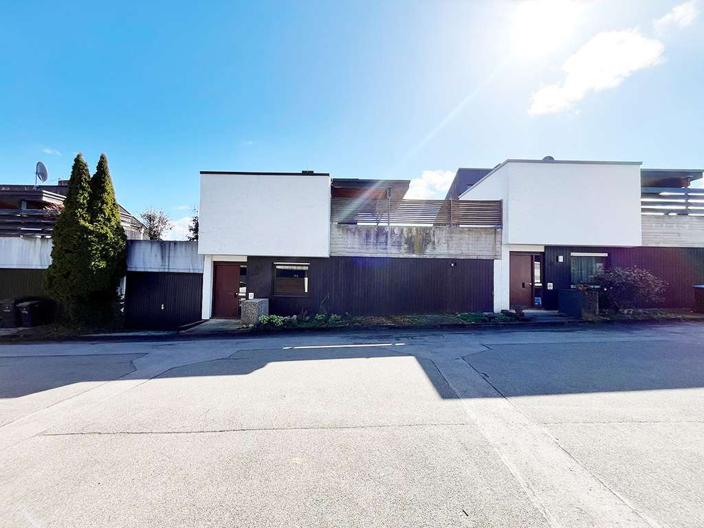 Immobilie in Schönaich - Schönaich: „Außergewöhnliches Split-Level-Architektenhaus 
mit Dachterrasse, Doppelgarage" - Bild 1