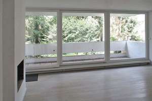 ELEGANTER 3-Zi. TRAUM IN WEISS. 2 TERRASSEN, OFFENER KAMIN, direkt am Unterbacher See – Die vollständige Adresse der Immobilie erhältst du vom Anbieter., 40627 Unterbach, Düsseldorf – Vorschaubild 3