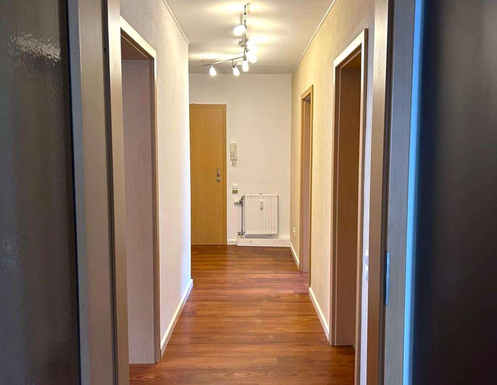 Immobilie in Neunkirchen-Seelscheid - Attraktive Eigentumswohnung im Zentrum von Seelscheid mit Balkon, Garage und Stellplatz! - Bild 2