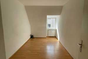Gemütliches WG-Zimmer in einer Mädels-WG – Fürst-Johann-Moritz-Straße 3, 57072 Siegen-Wittgenstein (Kreis) – Vorschaubild 1