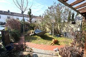 Wo neue Wurzeln wachsen: Ihr Haus mit sonnigem Garten in Heusenstamm – Die vollständige Adresse der Immobilie erhältst du vom Anbieter., 63150 Heusenstamm – Vorschaubild 1