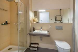 Zu Verkaufen! Bezugsfreie 3-Zimmer-Erdgeschoss-Wohnung mit Privatgarten im Samariterkiez! – Bänschstraße 85A, 10247 Friedrichshain, Berlin – Vorschaubild 19