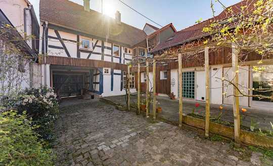 Liebhaberobjekt mit Charme und Seele mit ausbaubarer Scheune, Innenhof & Garten in KA-Knielingen