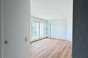 Sonnenbalkon mit Blick ins Rosental - leerstehende 2 Zimmerwohnung mit großem Balkon! – Kirschbergstraße 24, 4159 Möckern, Leipzig – Vorschaubild 10