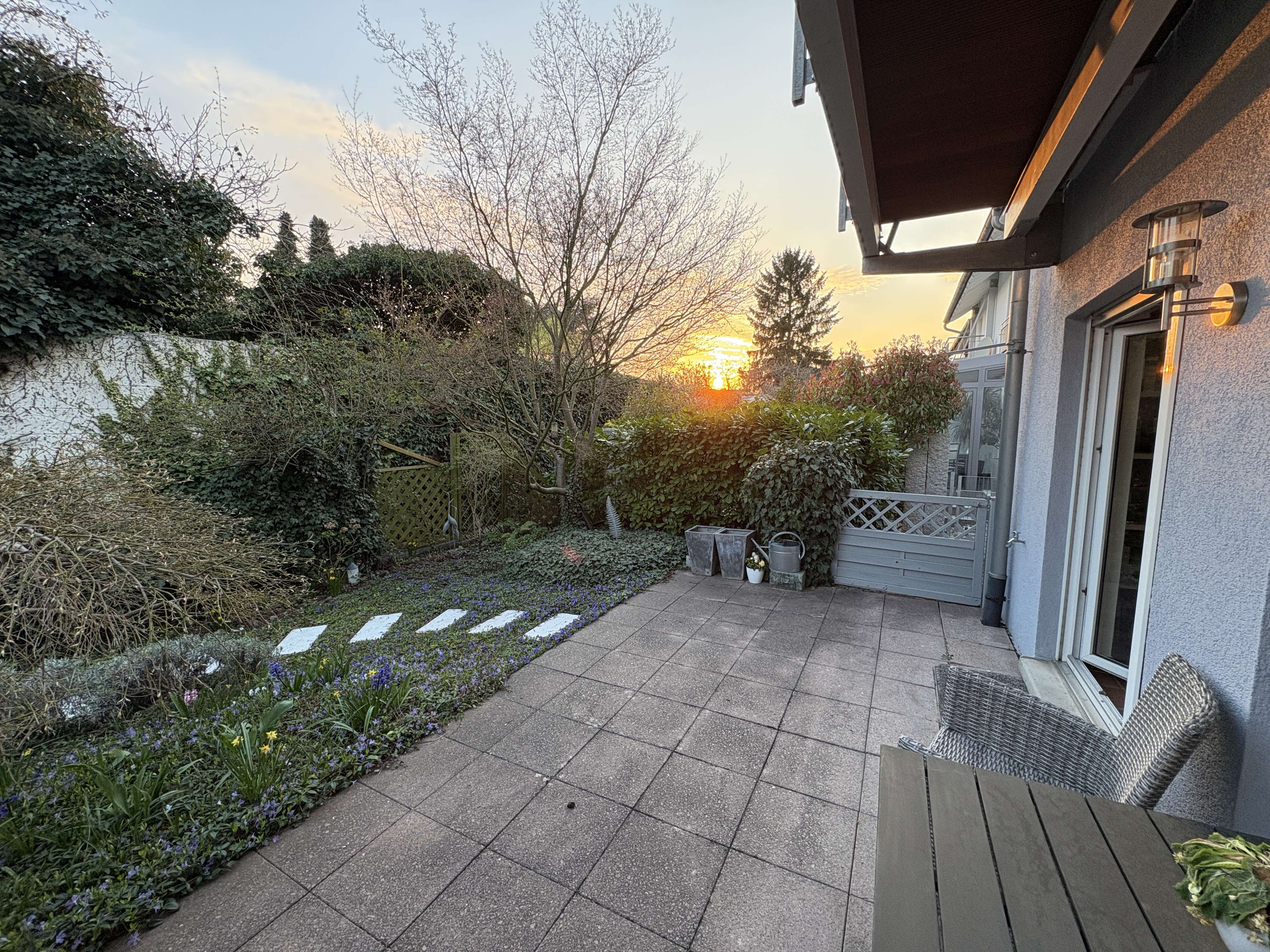 Immobilie in Neulußheim - Gemütliches Einfamilienhaus (Endreihenhaus) mit Garage in Neulußheim - Bild 1