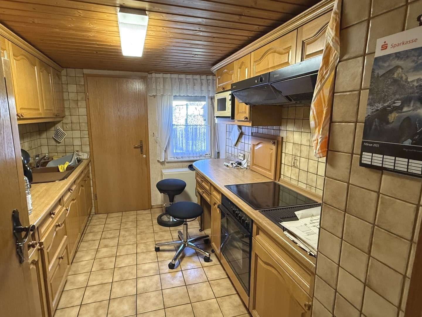 Ein-bis Zweifamilienhaus mit 2 Garagen + großem Garten in toller Lage, Sigmaringen Kreis – Bild 3