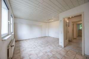 Kompakte Dachgeschosswohnung mit Entwicklungspotenzial – Die vollständige Adresse der Immobilie erhältst du vom Anbieter., 47798 Stadtmitte, Krefeld – Vorschaubild 2