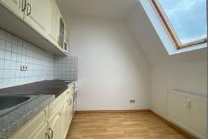 Balkon, Einbauküche und Tageslichtbad mit Wanne!!! – Klausener Straße 8, 39112 Sudenburg, Magdeburg – Vorschaubild 1