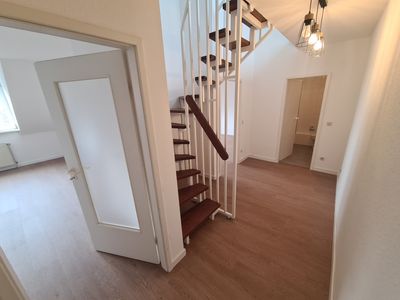 Wunderschöne 3 Zimmerwohnung perfekt für WG - direkt neben der Stadt über zwei Etagen