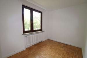 Zweifamilienhaus mit großem Garten in Hamburg Lokstedt – Die vollständige Adresse der Immobilie erhältst du vom Anbieter., 22527 Lokstedt, Hamburg – Vorschaubild 9