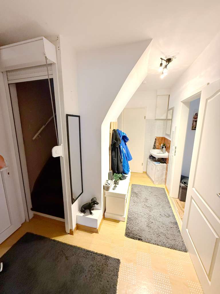 Immobilie in Reichenbach an der Fils - Modernisierte 3-Zimmer-DG-Wohnung in zentraler Lage von Reichenbach zu verkaufen - Bild 2