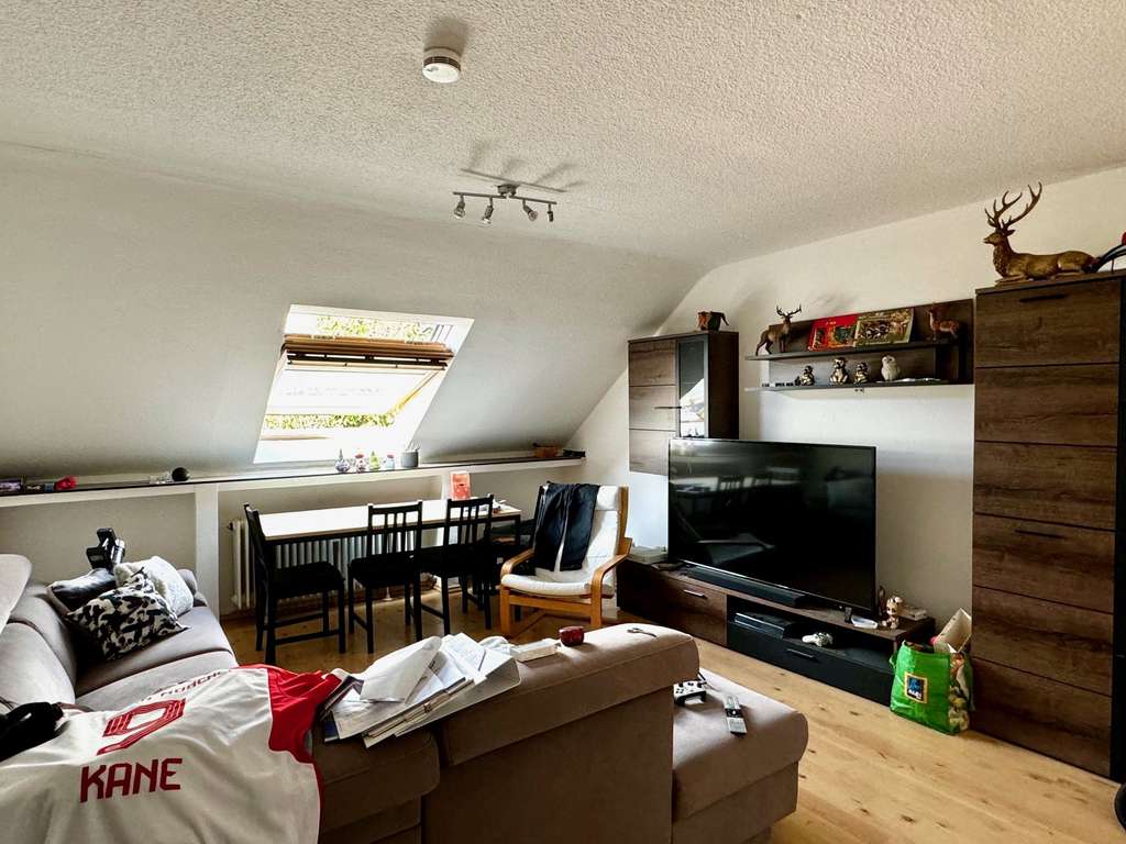 Immobilie in Meerbusch - Charmante 3 Raum Dachgeschosswohnung mit optimaler Raumaufteilung im Herzen von Meerbusch-Büderich - Bild 3