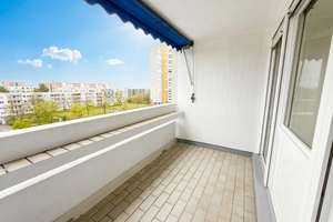 Sonnige 2-Zimmer mit Südwest-Balkon – sofort frei, top saniert, ideal zum Einziehen oder Vermieten – Die vollständige Adresse der Immobilie erhältst du vom Anbieter., 70565 Fasanenhof, Stuttgart – Vorschaubild 1