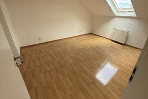 Moderniserte 3-ZW in 63456 Hanau-Steinheim im 2.OG – Ludwigstr. 95-97, 63456 Steinheim, Hanau – Vorschaubild 2