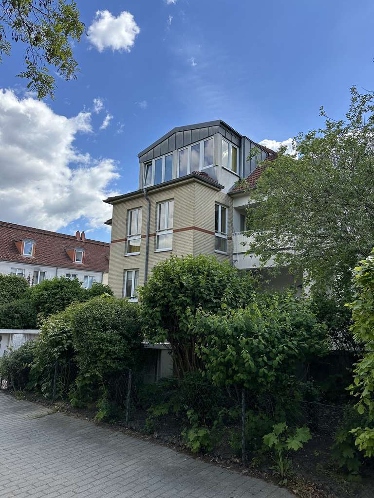 Immobilie in Stahnsdorf - Attraktive 2-Zimmer-Wohnung mit sonnigem Balkon & Tiefgaragenstellplatz in ruhiger Lage - Bild 1