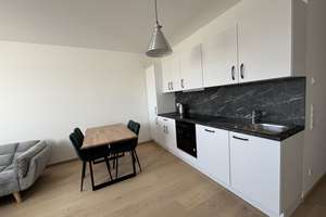 Möblierte Neubau-Wohnung mit Küche und Balkon